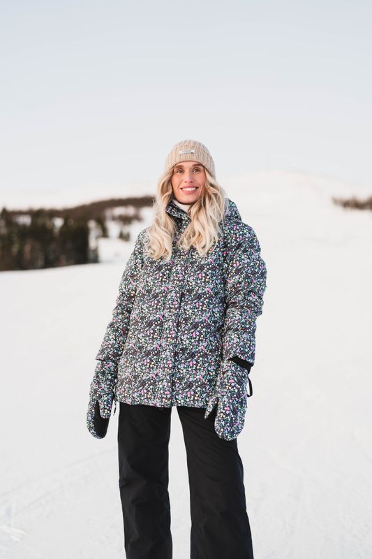 Snow Puffer Flower Black 