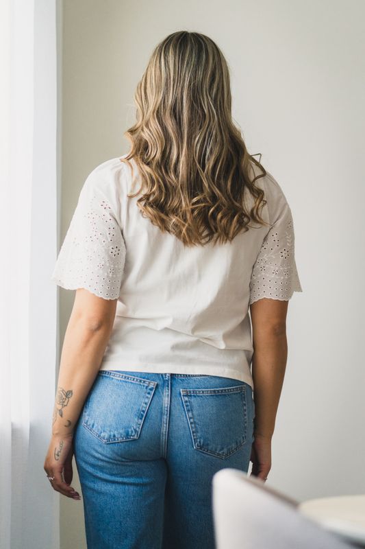 Lex SS Top W. Emb Sleeves Star White 