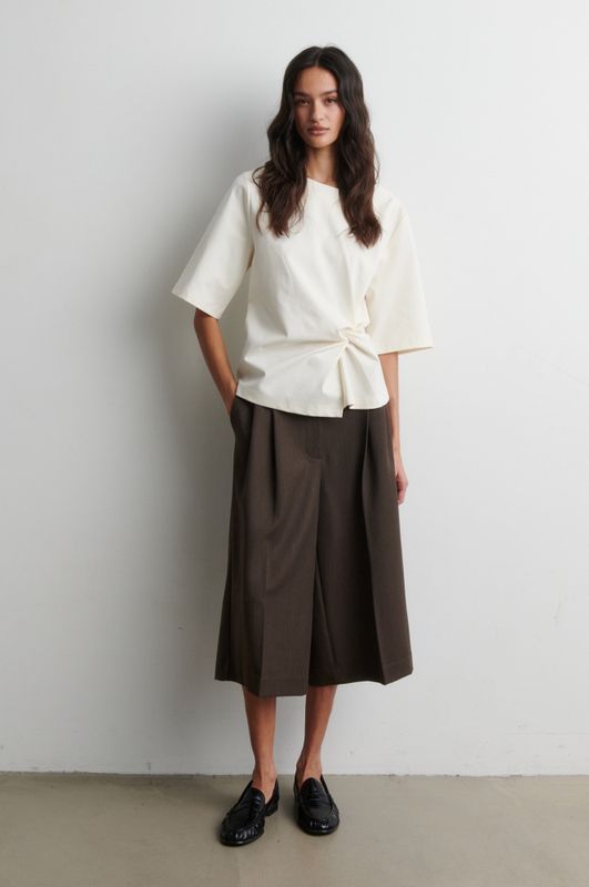 Arkai Drape Tee Eggnog 