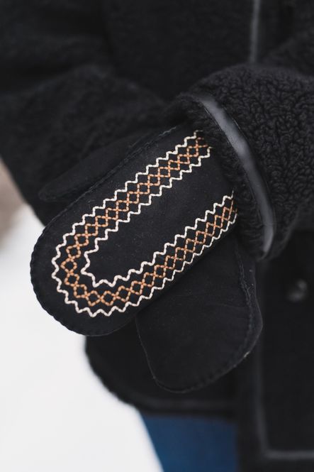 Hovedbilde W Atherson Embroidered Mitten Black 